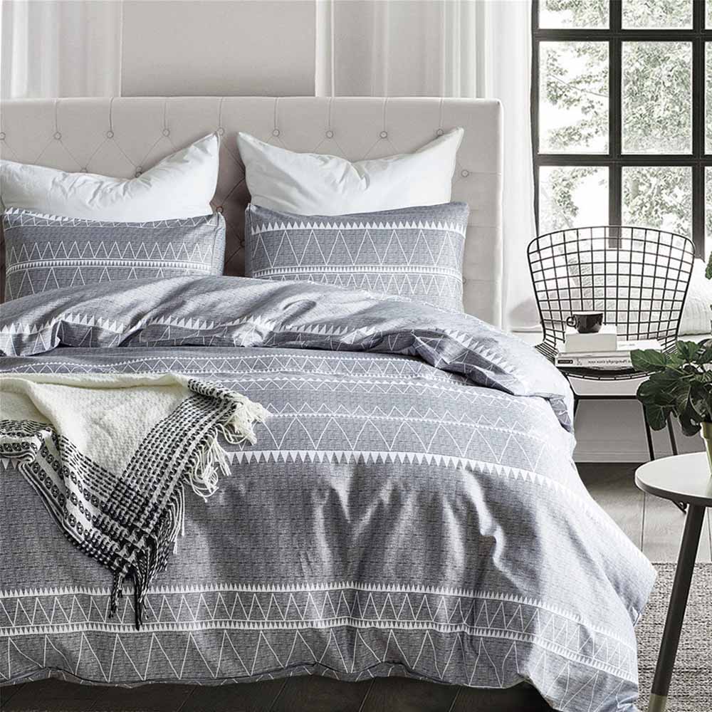 nordic-geometric-stripe-bedding-set-1.jpg